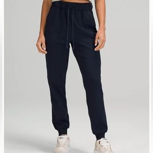 Womens Lululemon stretch high rise jogger size 4. Used, like new.